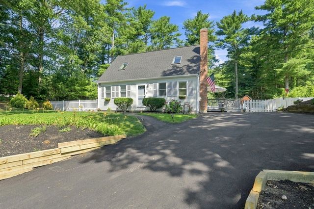 7 Lascala Ave, Plymouth, MA 02360