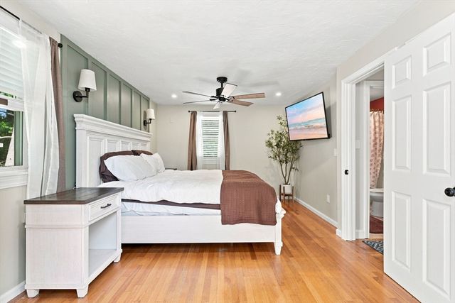 7 Lascala Ave, Plymouth, MA 02360