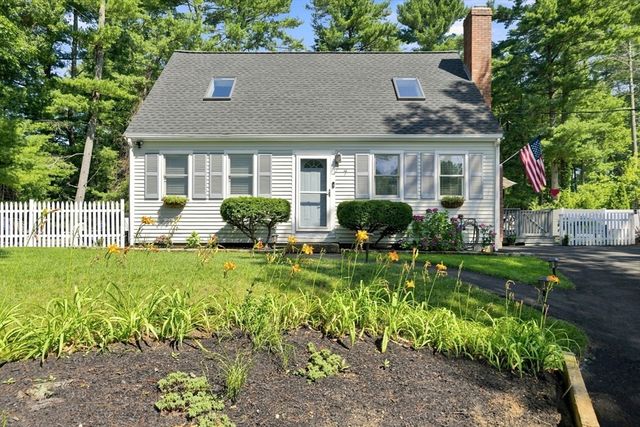 7 Lascala Ave, Plymouth, MA 02360