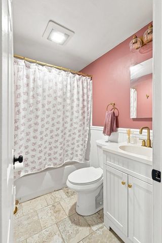 7 Lascala Ave, Plymouth, MA 02360