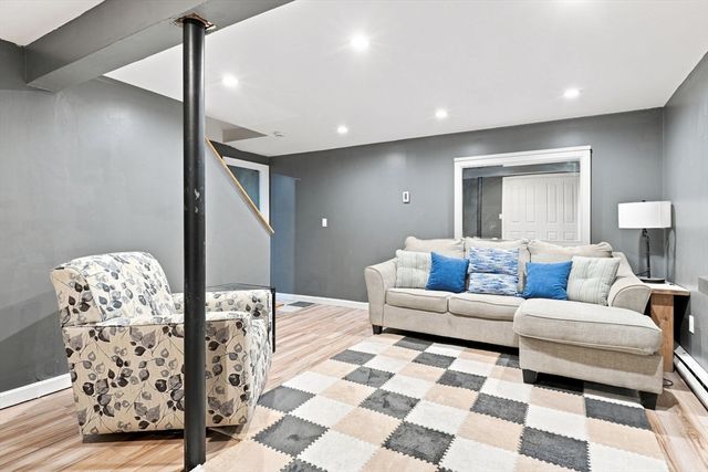 7 Lascala Ave, Plymouth, MA 02360