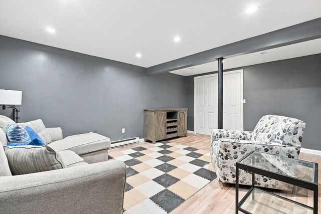 7 Lascala Ave, Plymouth, MA 02360