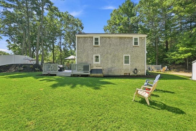 7 Lascala Ave, Plymouth, MA 02360