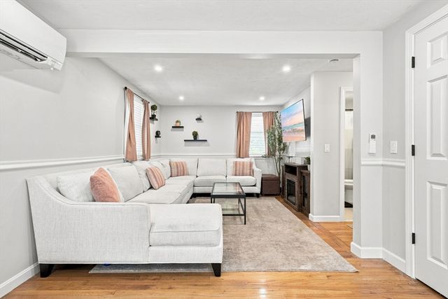 7 Lascala Ave, Plymouth, MA 02360