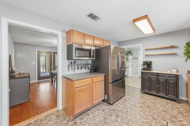 5747 J V Woolley Road, Crestview, FL 32539