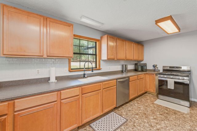 5747 J V Woolley Road, Crestview, FL 32539