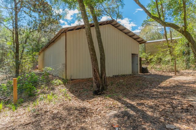 5747 J V Woolley Road, Crestview, FL 32539