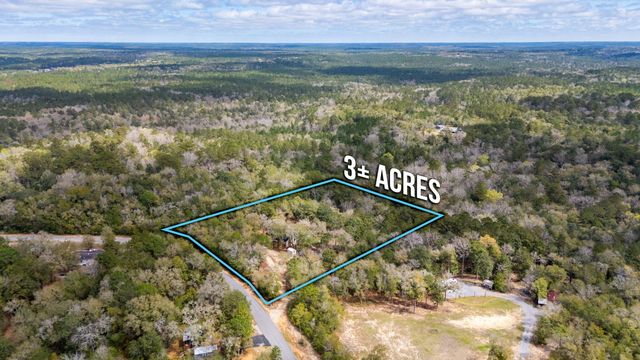 5747 J V Woolley Road, Crestview, FL 32539