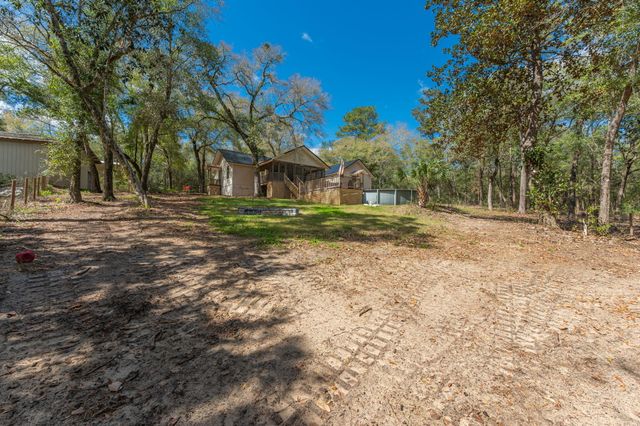 5747 J V Woolley Road, Crestview, FL 32539