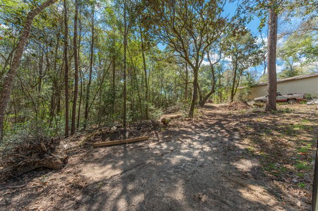 5747 J V Woolley Road, Crestview, FL 32539