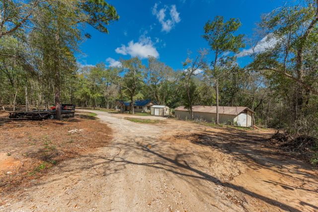5747 J V Woolley Road, Crestview, FL 32539
