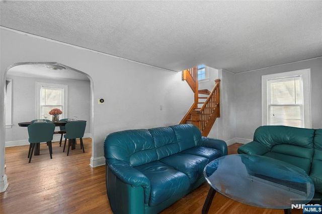 43 Esmond Place, Tenafly, NJ 07670