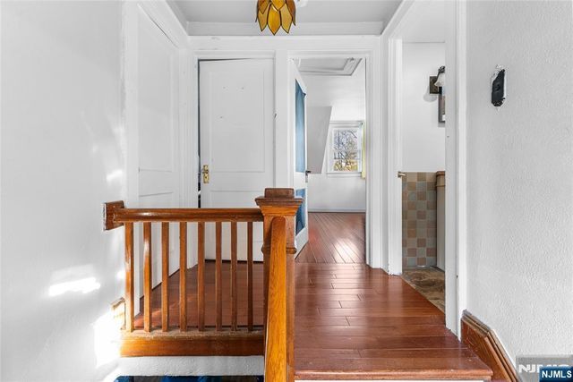 43 Esmond Place, Tenafly, NJ 07670