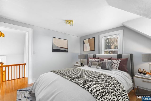 43 Esmond Place, Tenafly, NJ 07670