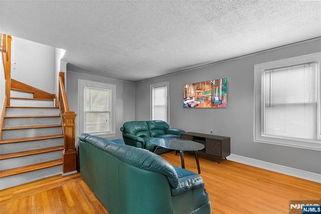 43 Esmond Place, Tenafly, NJ 07670