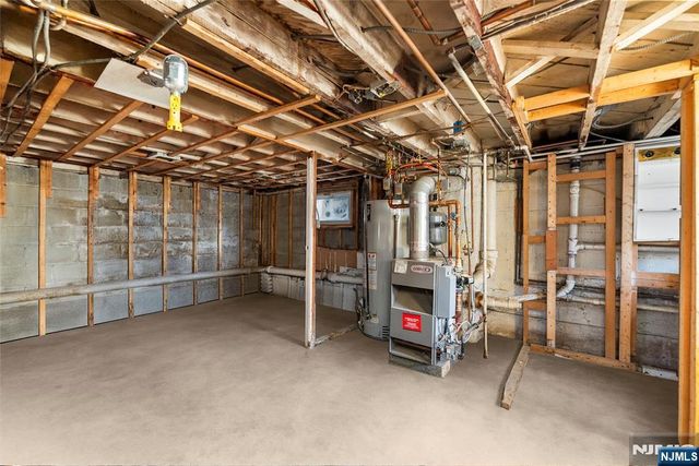 43 Esmond Place, Tenafly, NJ 07670