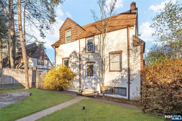 43 Esmond Place, Tenafly, NJ 07670