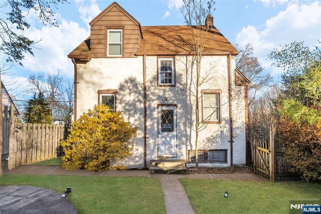 43 Esmond Place, Tenafly, NJ 07670