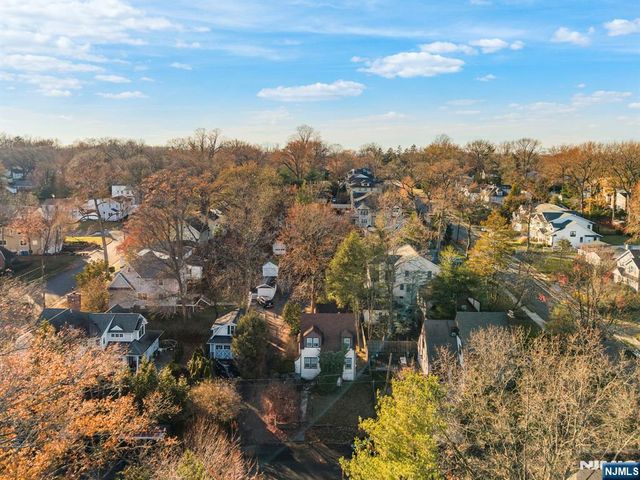 43 Esmond Place, Tenafly, NJ 07670