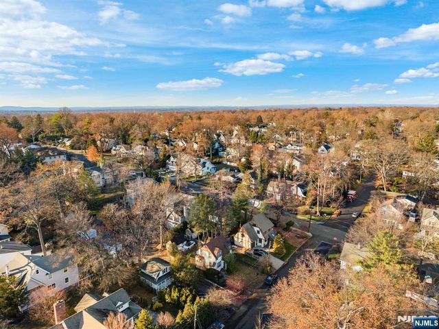 43 Esmond Place, Tenafly, NJ 07670