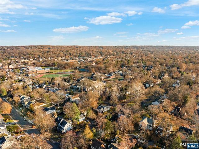 43 Esmond Place, Tenafly, NJ 07670