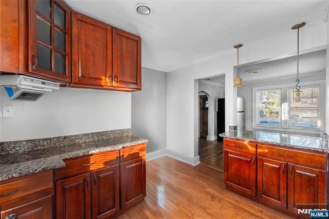 43 Esmond Place, Tenafly, NJ 07670