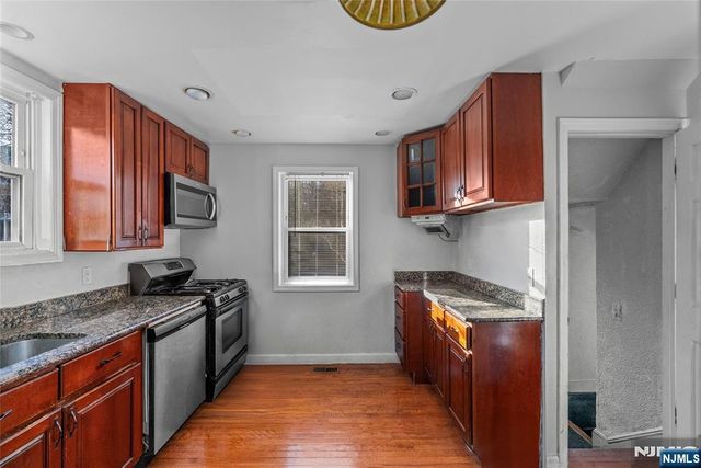 43 Esmond Place, Tenafly, NJ 07670