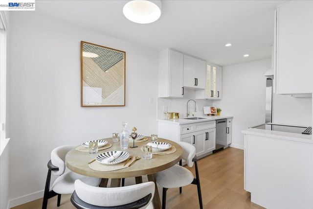 25055 COPA DEL ORO DR 102, Hayward, CA 94545