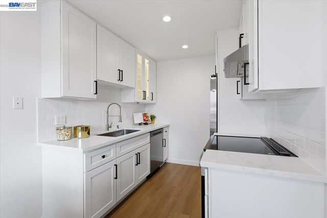 25055 COPA DEL ORO DR 102, Hayward, CA 94545