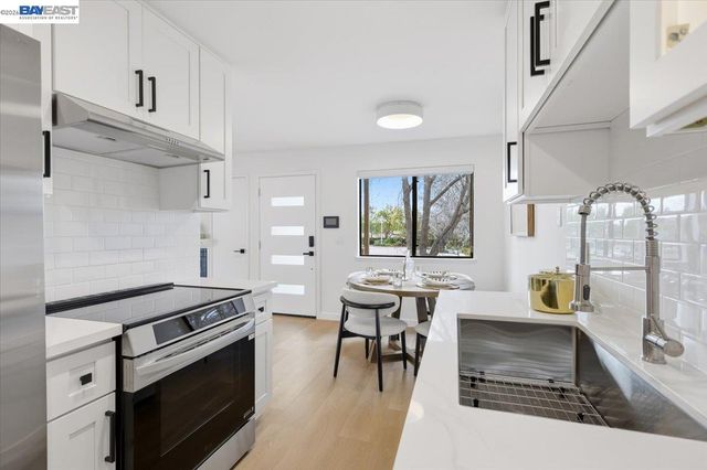 25055 COPA DEL ORO DR 102, Hayward, CA 94545