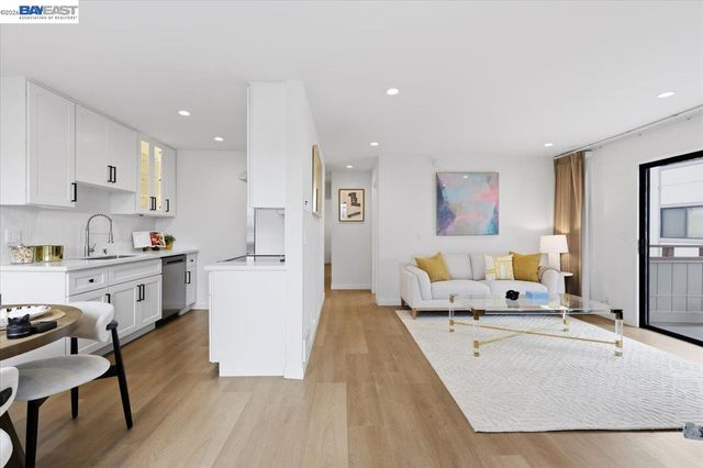 25055 COPA DEL ORO DR 102, Hayward, CA 94545