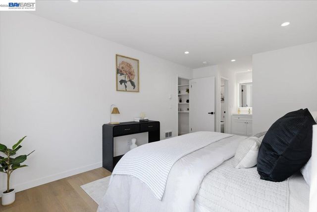 25055 COPA DEL ORO DR 102, Hayward, CA 94545