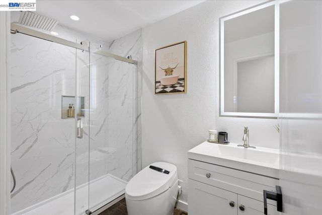 25055 COPA DEL ORO DR 102, Hayward, CA 94545