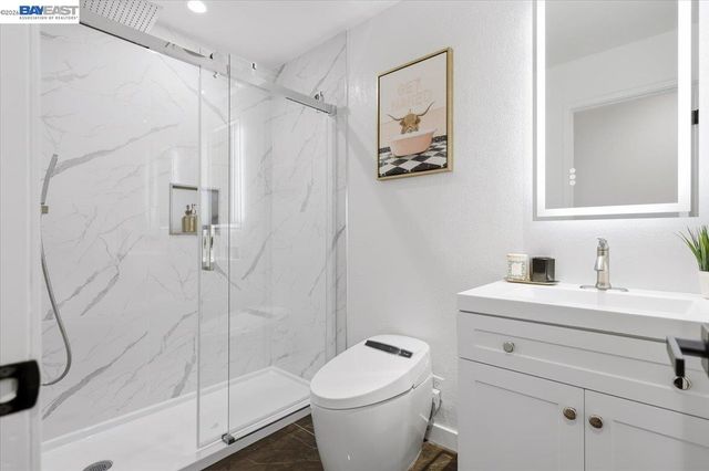 25055 COPA DEL ORO DR 102, Hayward, CA 94545