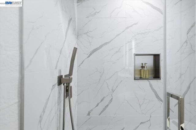 25055 COPA DEL ORO DR 102, Hayward, CA 94545