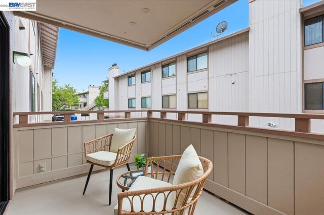 25055 COPA DEL ORO DR 102, Hayward, CA 94545