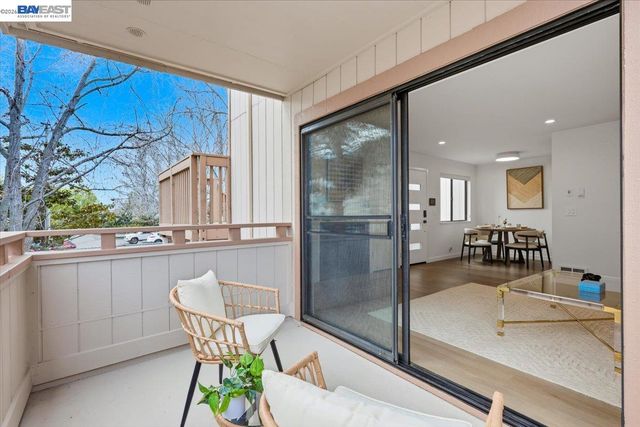 25055 COPA DEL ORO DR 102, Hayward, CA 94545