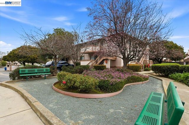 25055 COPA DEL ORO DR 102, Hayward, CA 94545