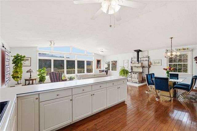 20 Walker Rd, Jefferson Twp, PA 15021