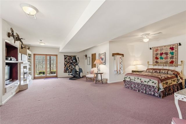 20 Walker Rd, Jefferson Twp, PA 15021