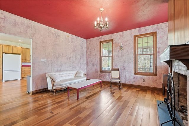 20 Walker Rd, Jefferson Twp, PA 15021