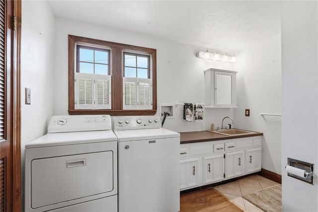 20 Walker Rd, Jefferson Twp, PA 15021