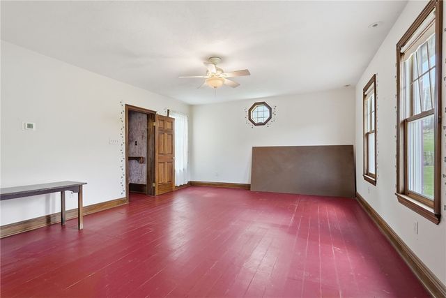 20 Walker Rd, Jefferson Twp, PA 15021