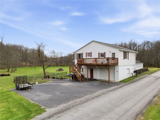 20 Walker Rd, Jefferson Twp, PA 15021