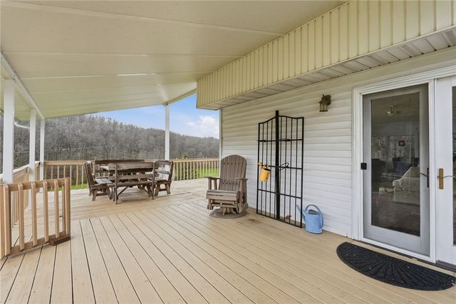20 Walker Rd, Jefferson Twp, PA 15021