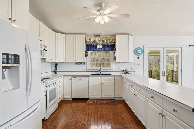 20 Walker Rd, Jefferson Twp, PA 15021