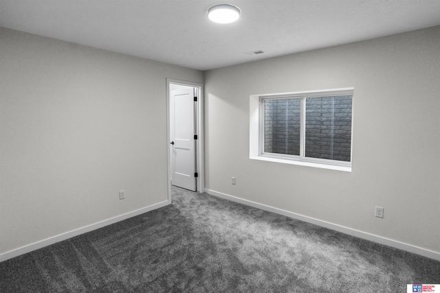9429 S 82nd Street, Lincoln, NE 68516