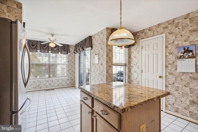 2409 SIMPKINS FARM DR, Herndon, VA 20171