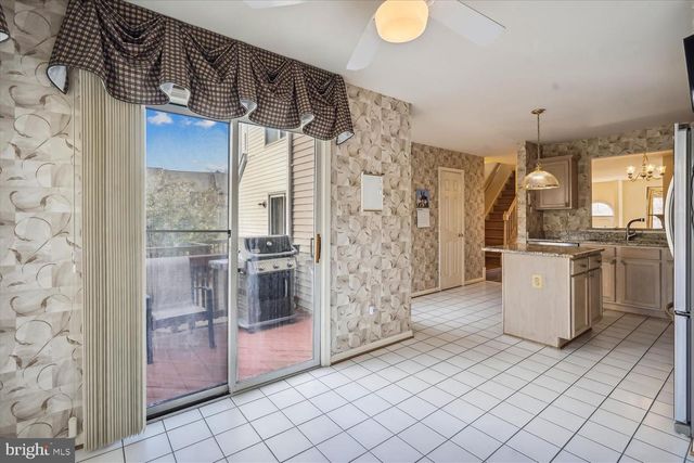 2409 SIMPKINS FARM DR, Herndon, VA 20171