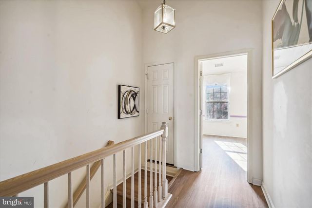 2409 SIMPKINS FARM DR, Herndon, VA 20171